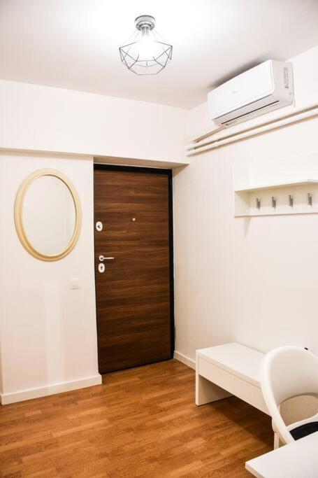 Newly Renovated-City Center Apartment Athens Exterior photo